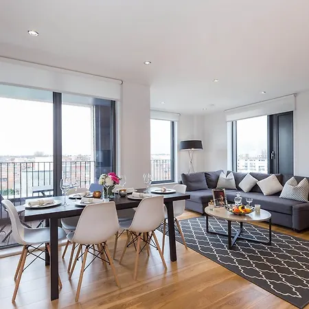 Portobello Apt With Floor-To-Ceiling Views